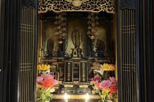 空き家に残された仏壇、どうする？札幌での適切な対応方法をご紹介 🏠🛐