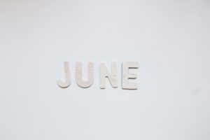 【6月】夏前の今が勝負！「草ボーボー空き家」は売れにくい？